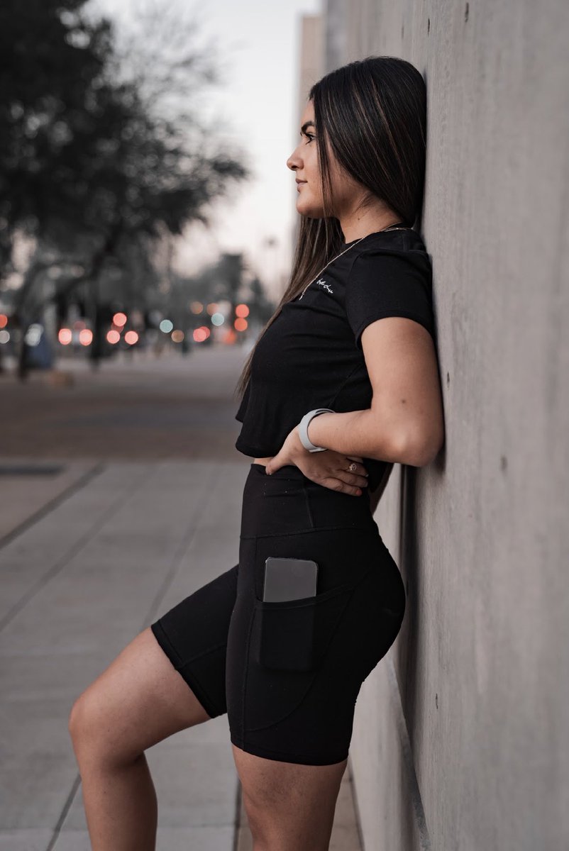 _Angel_Serna's tweet photo. Hustle House Women’s Drop is live!! 
Look good and make some gains baby!  Dm me to order !!
#SmallBusinesses #SupportLocal #HustleHouse #Fitness https://t.co/OYRJCoXuaJ