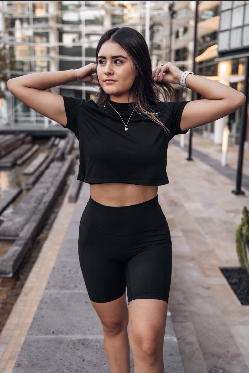 _Angel_Serna's tweet photo. Hustle House Women’s Drop is live!! 
Look good and make some gains baby!  Dm me to order !!
#SmallBusinesses #SupportLocal #HustleHouse #Fitness https://t.co/OYRJCoXuaJ
