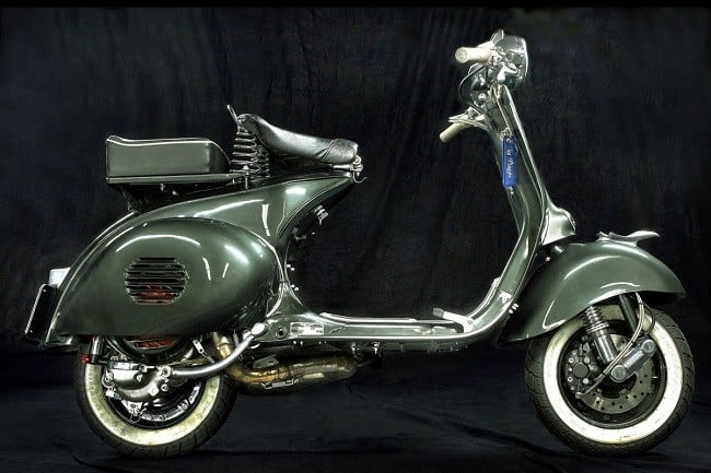 Vespa70th's tweet photo. Struzzo Racing #vespa #vespa70 #vespaclassic #vespaclub #vespaclubitalia #vespaclubditalua #vespafans #vespacustom #vespacowboy https://t.co/JTec1Qrj0r