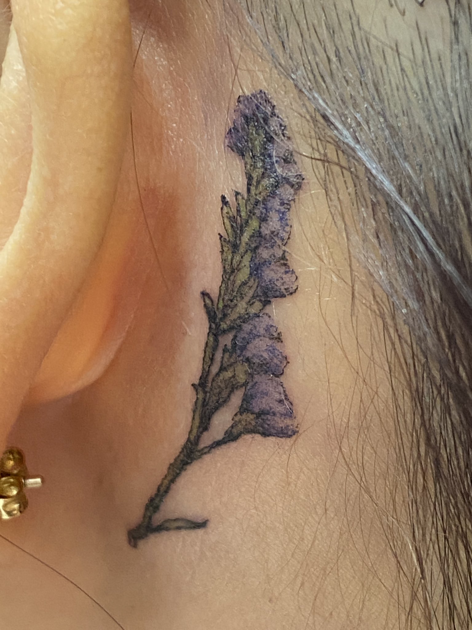 ちゃんまり ナカモトフウフ 私の新しいタトゥー可愛い タトゥー 怖い 悪人 威圧感ってイメージの人はまだ多いし 悪い感情を抱くことを否定はしないのよ 私も大きく厳つい柄のタトゥー入ってる人いたらビビるもんw ただ本人の雰囲気やタトゥー