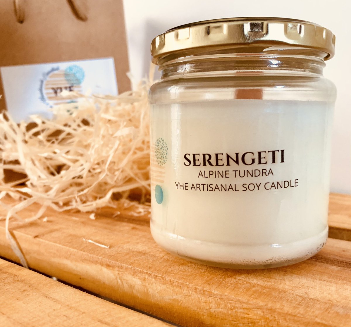 yeus_handmade's tweet photo. Not really into sweet floral scents? Our Rich Woodsy Serengeti Woodwick candle is for you!! This fresh masculine scent is made with layers of cinnamon bark, clove buds, cedarwood and musk! Shopping 🛍 link in bio! #buylocalza #handmade https://t.co/oYXe2nW5ff