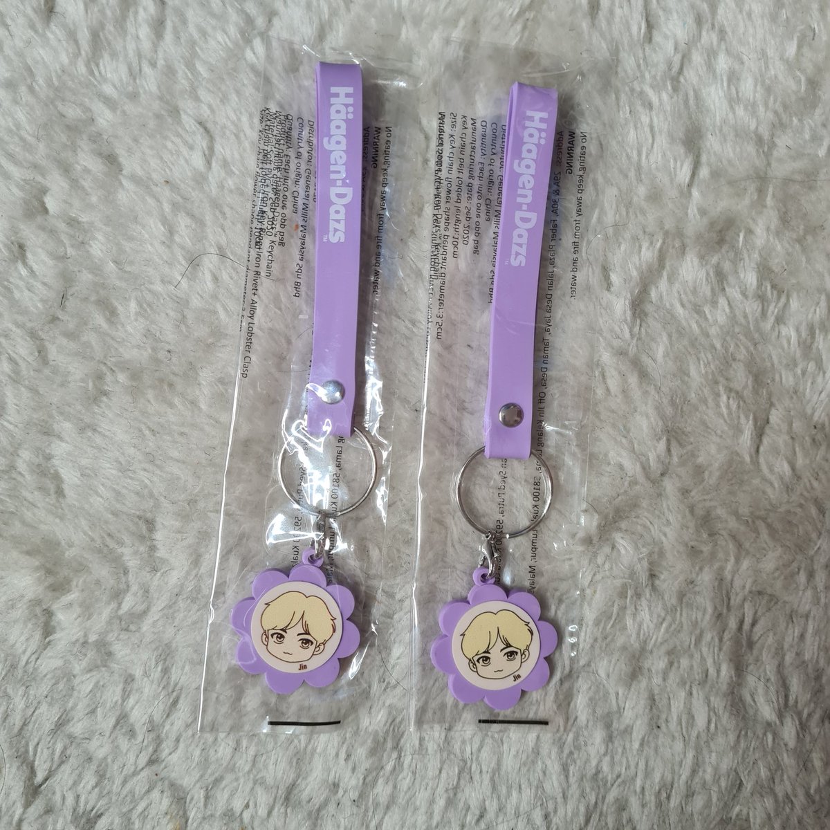 QuirkyPrincess's tweet photo. [HELP RT] 

[WTT] Häagen Dazs Ice Cream Keyring 

Have: Jin
Want: Suga &amp; Hoseok 

Malaysia only! 

Anyone interested to trade with me can DM me 💜

@BTStrading_MY help RT thank you 😘

#HäagenDazs #BTS #방탄소년단  #Suga #Hoseok https://t.co/85GNmsdZS8