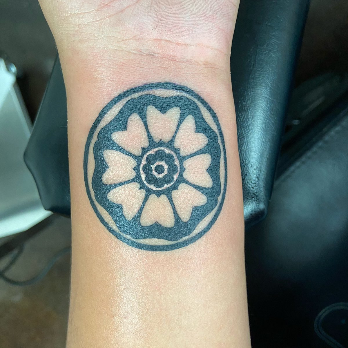 Just_Iris0830's tweet photo. “Ba Sing Se... the Order of the White Lotus is here. Here to set you free.” https://t.co/seAPyHtTJ9
