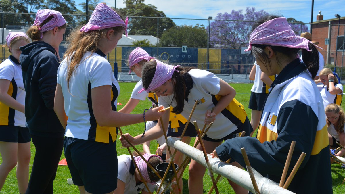 Ravenswood_News's tweet photo. Looking back at 3 days of fantastic #colouryourthreadsforposed activities during morning tea and lunch, plus in-class curriculum work to teach the science of wellbeing #positiveeducation #positivepsychology https://t.co/thZxGnzgUj