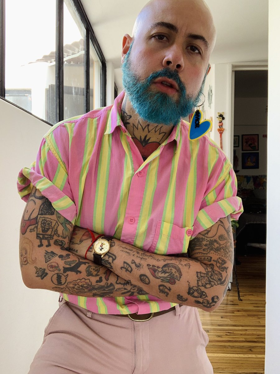 johnnycarmona's tweet photo. Y antes de los tatuajes anduve en bonito rosa!!! 💖💖💖 https://t.co/oJKsVHlxQn