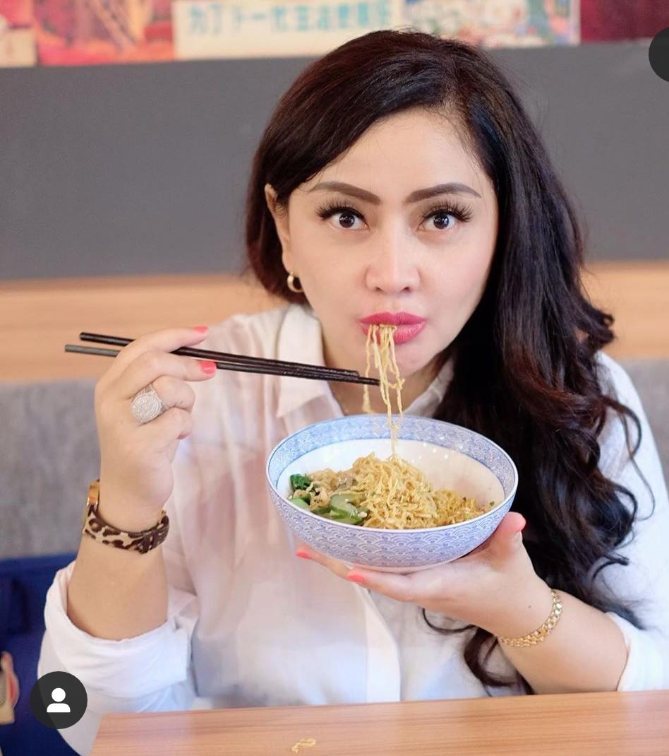 NewSisca's tweet photo. Makan siang dulu ya https://t.co/6mCSc1IxMw