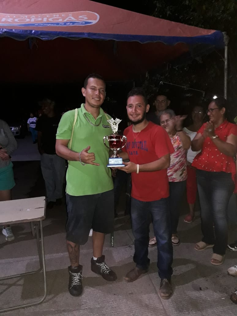 GadeaBayardo's tweet photo. Conmemoración del comandante Carlos Fonseca Amador, con una enorme presentacion de autos Modificados con la Juventus Sandinista la Juventud del pueblo ❤🖤✌🏻
#TE21
#JS19deJulio https://t.co/FC0cxmL2aJ