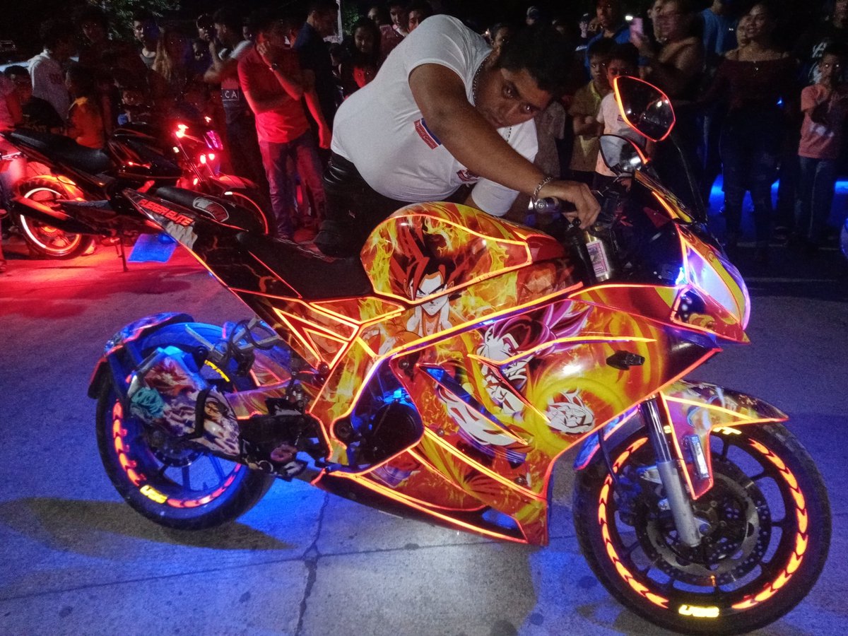 GadeaBayardo's tweet photo. Conmemoración del comandante Carlos Fonseca Amador, con una enorme presentacion de autos Modificados con la Juventus Sandinista la Juventud del pueblo ❤🖤✌🏻
#TE21
#JS19deJulio https://t.co/FC0cxmL2aJ