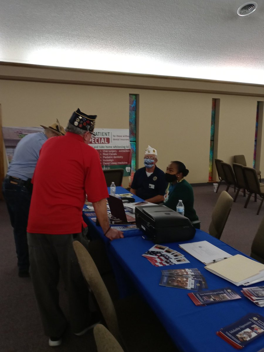 roysecitylegion's tweet photo. Today our post placed wreaths on our post namesakes graves, flags at a local cemetery and held a veterans benefit fair and helped 50+ veterans. #makeadifference #bringchange
#liftup
#servingveterans 
@AmericanLegion @RichardRayTX @KaraSewellTV @GregFieldsWX @wfaagmt https://t.co/jKyDy1ypMr