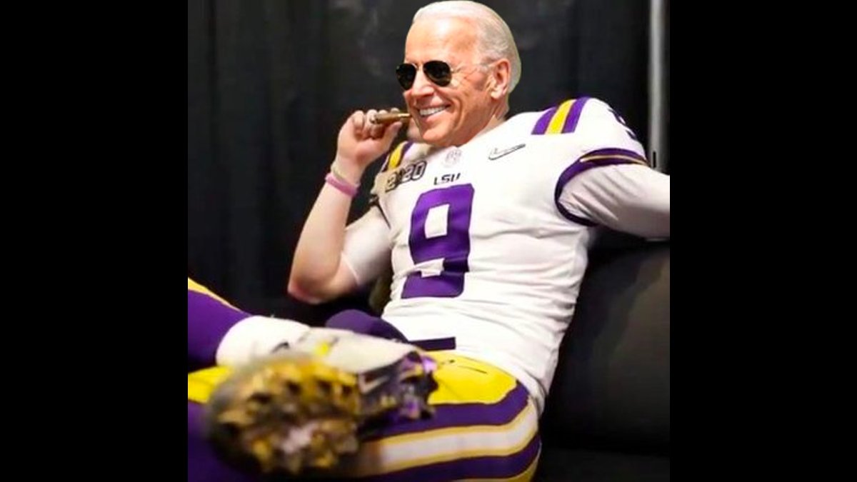 RedditCFB's tweet photo. Joe B got the W in 2020. https://t.co/GLBGKXDHUq