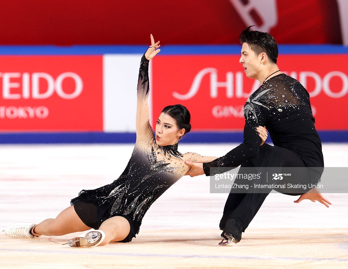 goldenskate's tweet photo. 🇨🇳 #ShiyueWang #王诗玥 and #XinyuLiu #柳鑫宇 feel they have matured -- 📰 https://t.co/WFUeS4e80d
"Because of Liu Xinyu's hand injury, we had a rushed preparation, but we did what we were able to do in practice."
#CoC20 #FigureSkating https://t.co/dIgLj7mUaw