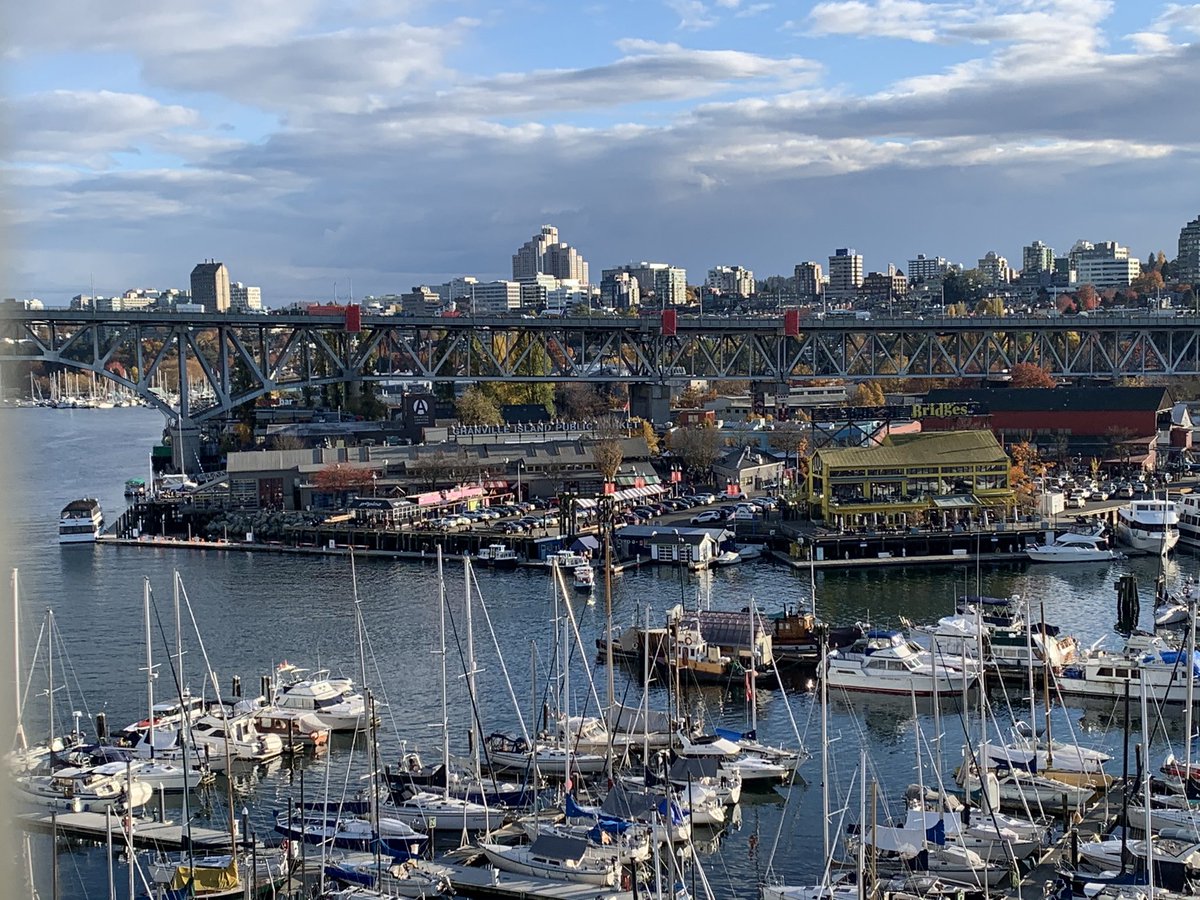 gibca_community's tweet photo. View of Vancouver’s #IslandInTheCity from the Burrard Street Bridge today. Tag @gibca_community if you were there today!
#lifeongranvilleisland
#gibca
#exploregi
#exploregranvilleisland
#gi_community https://t.co/okwcOMhjSd