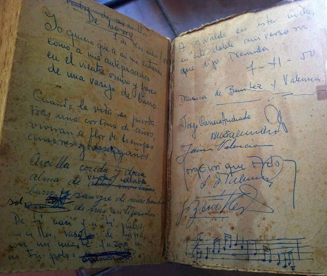 GamavisionEcu's tweet photo. 🎶🇪🇨 Se cumplen 70 años de la 'Vasija de Barro'. El 7 de noviembre de 1950, en la casa del pintor Oswaldo Guayasamín, el dúo Benítez y Valencia; y los escritores Jorgenrique Adoum, Jorge Carrera Andrade, Hugo Alemán y Jaime Valencia  dieron a luz este himno de la música nacional. https://t.co/OQ18C8oQhU