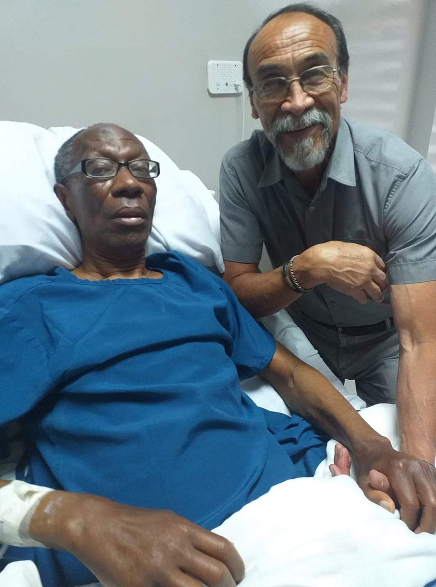 GuermanPiedra's tweet photo. "Recuperate pronto compañero Ivan Caicedo" le dice hoy hace momentos otra gloria del Deportivo Cuenca🔴⚫ el amigo Hugo Barrera. https://t.co/yvIPx50VTe