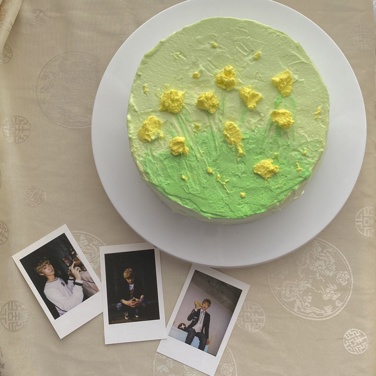 eyekerokero's tweet photo. 🎂遅れちゃったけど、ハオハオお誕生日本当におめでとう🐸💚💛🖼🎨

#Happy_THE8_Day
#OurDreamTHE8day
#반짝이는_예술가_명호야_생일축하해 https://t.co/GXsB3K9TfK