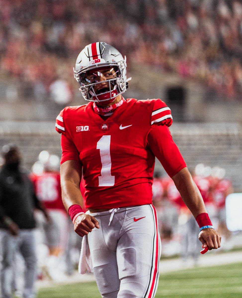 OhioStateFB's tweet photo. This guy 💪 https://t.co/uwAWE8aTFe