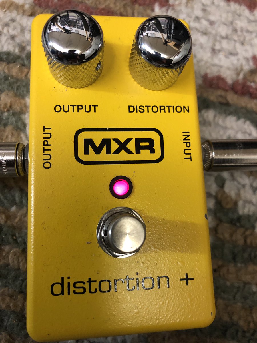 blacksolution07's tweet photo. MXR distortion+
DOD 250
回路がほぼ同じでサウンドも似てるらしい🤔そんなに似てるんだろか⁉️
#mxr #mxrdistortion
#dod #dod250
#エフェクター
#オーバードライブ
#distortion #overdrive https://t.co/g2XpghbBQS