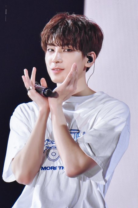 svtwonusloth's tweet image. HAPPY SUNDAY ~
HERE'S MY VOTE FOR TODAY! KINDLY RT AND DROP YOURS!! 

[#2020MAMA ] Voted for #seventeen  on #MAMAVOTE  ｜ 2020 MAMA ｜ 2020.12.06 (SUN) @MnetMAMA