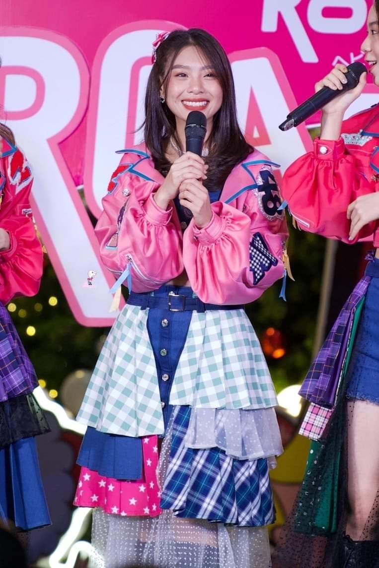OtaSouthern48's tweet photo. เธอสวย​ ทุกนาทีที่เคยสัมผัส😍

Road​Show​ Hatyai​ [07.08.20]

#KaewBNK48​
#BNK48
#HeavyRotationTh https://t.co/76ad5wizLH