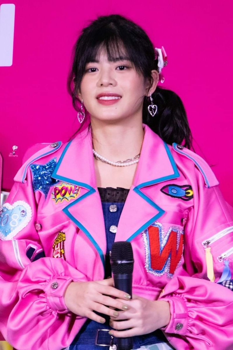 OtaSouthern48's tweet photo. ต้าววี😍

Road​Show​ Hatyai​ [07.08.20]

#WeeBNK48​
#BNK48
#HeavyRotationTh https://t.co/7nfAeUeodz