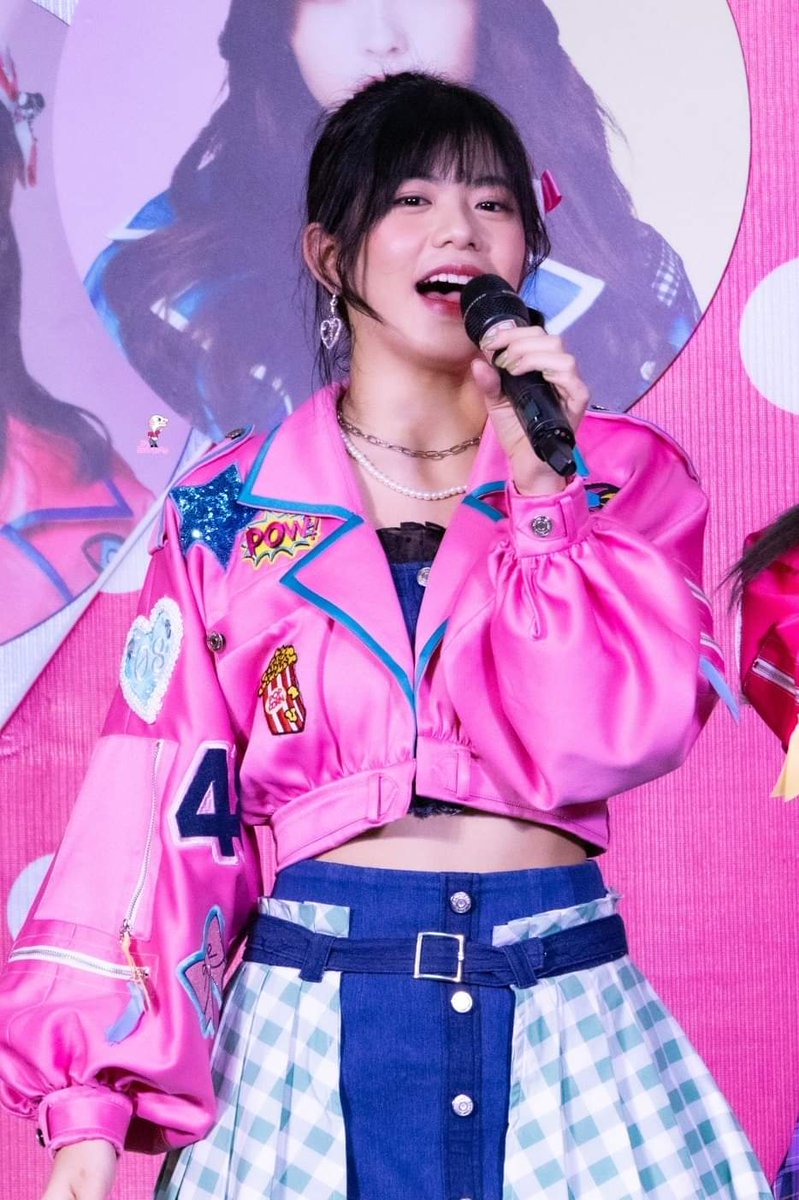 OtaSouthern48's tweet photo. ต้าววี😍

Road​Show​ Hatyai​ [07.08.20]

#WeeBNK48​
#BNK48
#HeavyRotationTh https://t.co/7nfAeUeodz