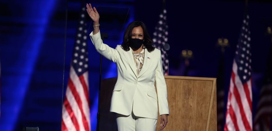 halleberry's tweet photo. My new morning routine includes two servings of @KamalaHarris walking out to @maryjblige in an all white suit 🙌🏾🙌🏾🙌🏾🙌🏾🙌🏾🙌🏾🙌🏾🙌🏾🙌🏾🙌🏾🙌🏾🙌🏾🙌🏾 https://t.co/ok0vrpA5Do