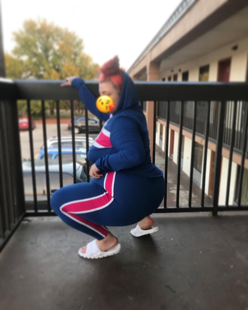 prettysweets7's tweet photo. Bread Winna✨💸💰
#bbwqueen https://t.co/8v00daW2ws