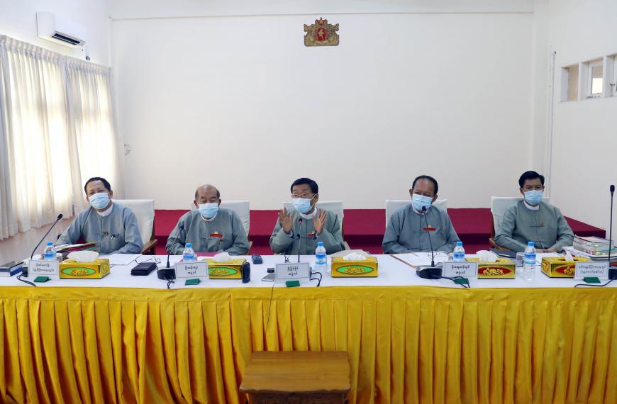 Reaproy's tweet photo. .@hrw speaks to National Public Radio about the #Myanmar national election today, &amp; how much has changed since Suu Kyi's victory in 2015. Watch ethnic voters &amp; parties get ignored, or at best short shrift, as #NLD &amp; #USDP fight for the #Burman voters. https://t.co/QigLMTbwh0 https://t.co/J8m1AWWcop