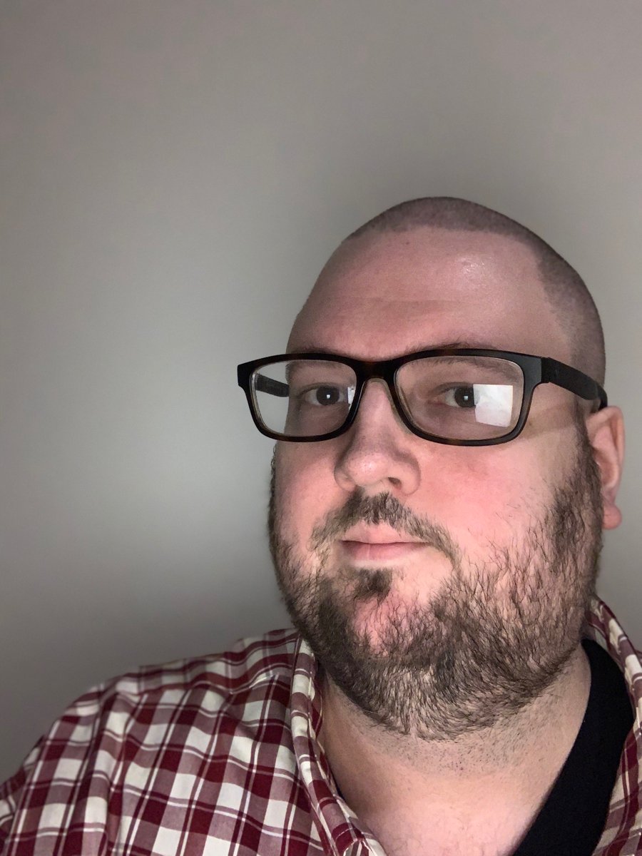 TheAndreyK's tweet photo. @ItIsIMack @Stephaniefishm4 @RighteousBabe4 Please stop messaging me with this nonsense. I shouldn't have to post this but here's a recent photo of me that shows that not all glasses wearing, short-haircut, overweight people are the same person: https://t.co/WDvnfEFJPl