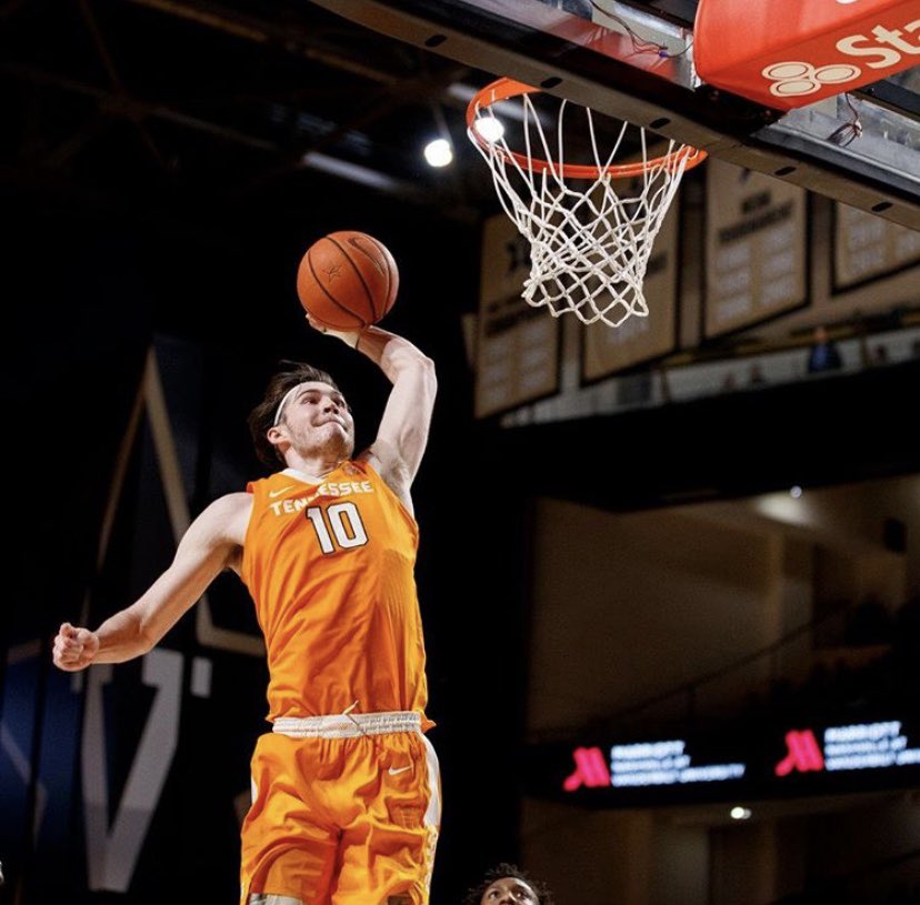 BarstoolTenn's tweet photo. Save us🙏🏼🙏🏼🙏🏼 https://t.co/PsLEWTCjbI