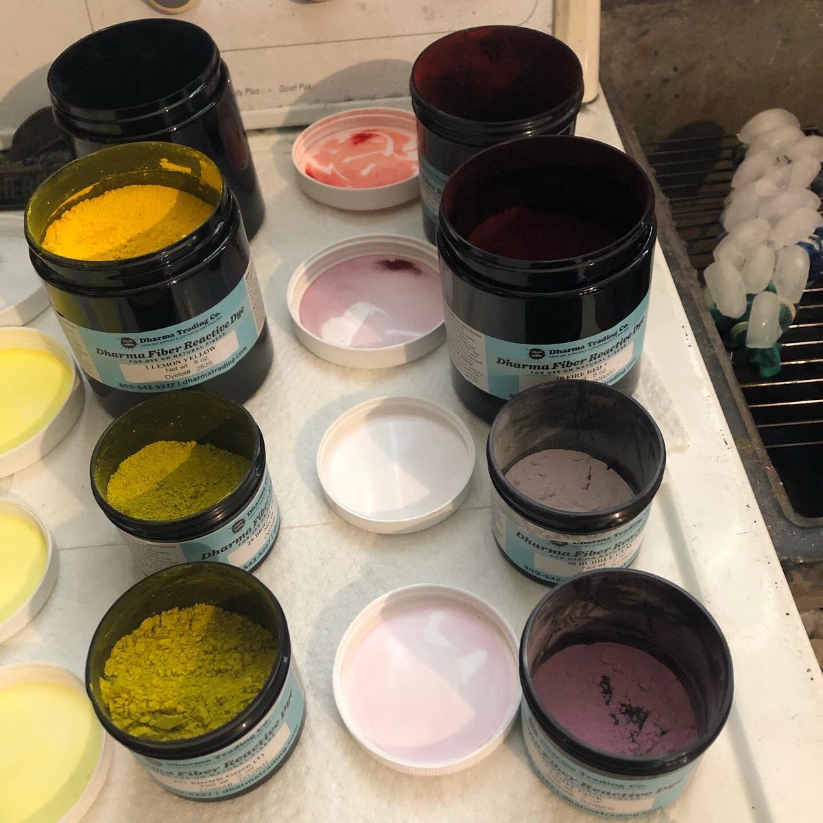 TheLeesOfMemory's tweet image. Still got it! 👁💎 #IceAndTime #icedye #fiberreactive #prociondyes @dharmatrading ⚡️✨🌈👍🏼