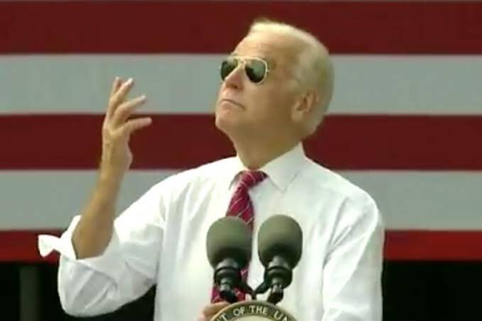 HausOfEdwardsT's tweet photo. In other news, #FashionPrediction for the @JoeBiden presidency:

Aviator Sunglasses https://t.co/ERdfj0tqJ1