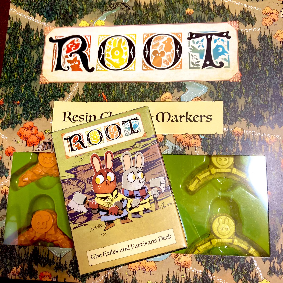 tougou's tweet photo. ROOTアンダーワールド拡張
ついに到着!ルール読むよ🤗
#RootUnderworld
#Rootboardgame https://t.co/AUW1PXGYK4