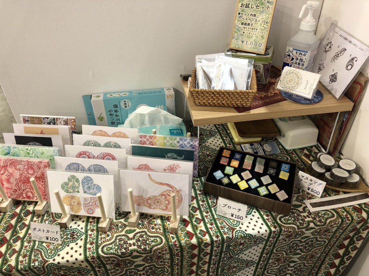 noha2371's tweet photo. 今回展示の絵画は持って来ませんでしたが、グッズはそれなりに持ってきました。
どれも細かい絵柄なので、是非お近くでご覧下さい！ https://t.co/98fgaCMjhr