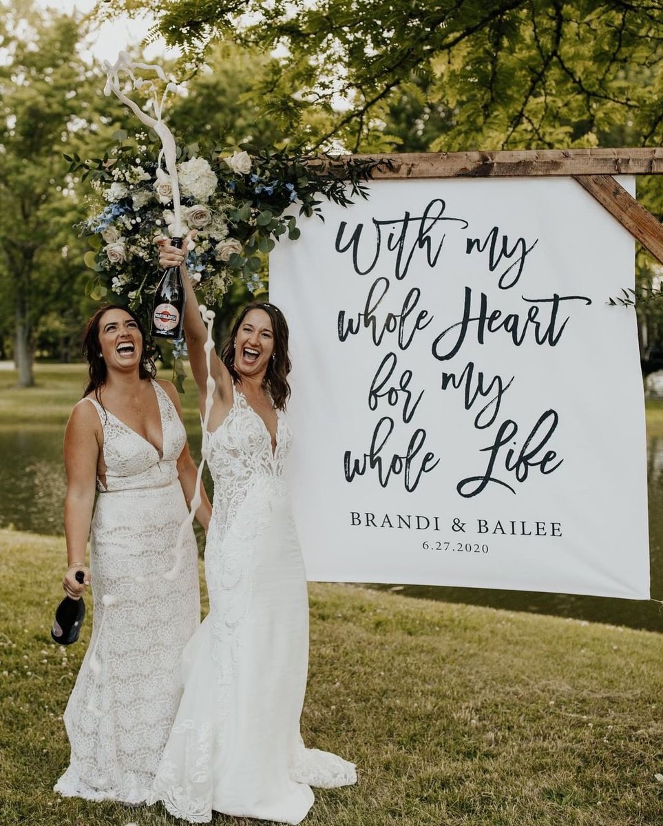 PapermintAU's tweet photo. Cheers to the happy couple! 🍾

#instawedding #weddingideas #melbournewedding #destinationweddingphotographer #weddingaustralia #aussiewedding⁣ #sydneywedding #perthwedding #brisbanewedding #newzealandwedding #brides #weddingdress ( #📷 @jennaknottphoto  )⁣ https://t.co/zfao7OnzRK