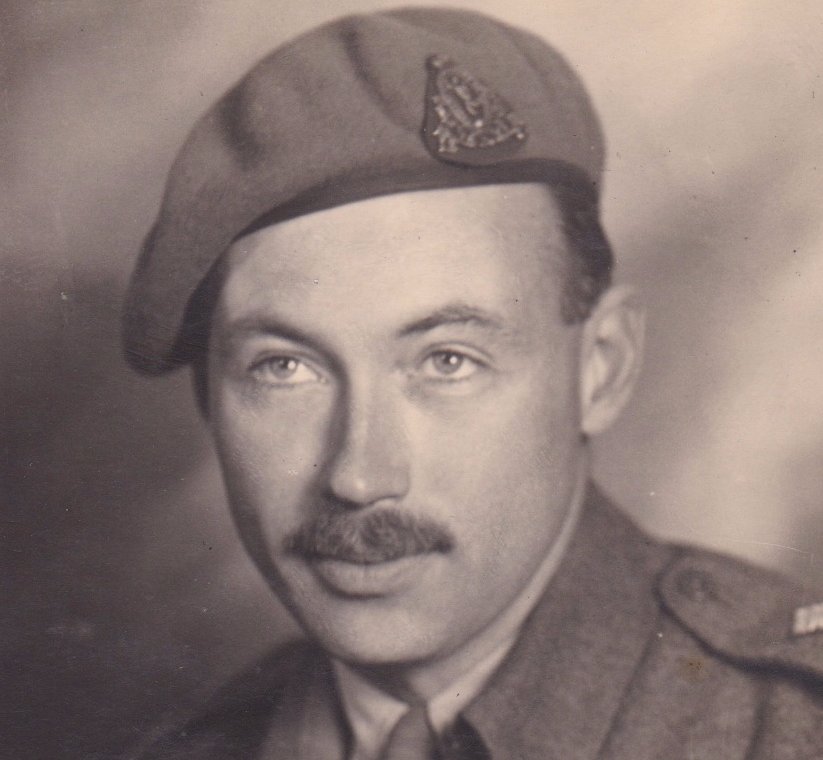 PattyLeggat's tweet photo. Remembering my dad, Jack Rogers, my uncles, Kenny and Robbie Bodkin, grandfather, Stanley Rogers who served in the 1st and 2nd world wars. Thankful for all the men and women who fought for our freedom.  I wear a poppy as a symbol so their sacrifice will never be forgotten. https://t.co/OR1aXaqYg6