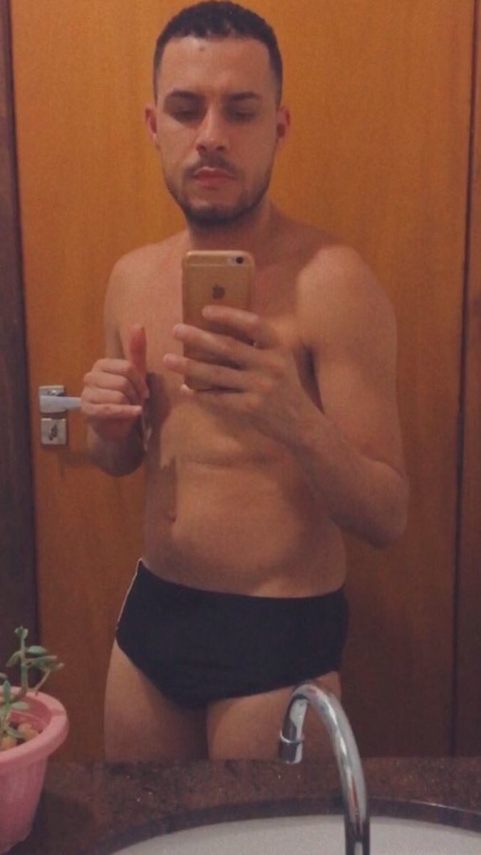 weberchu4's tweet photo. Já pensou se eu fosse seu namorado?
 #CloseGayBlogBR https://t.co/wqVKmKB7Xd