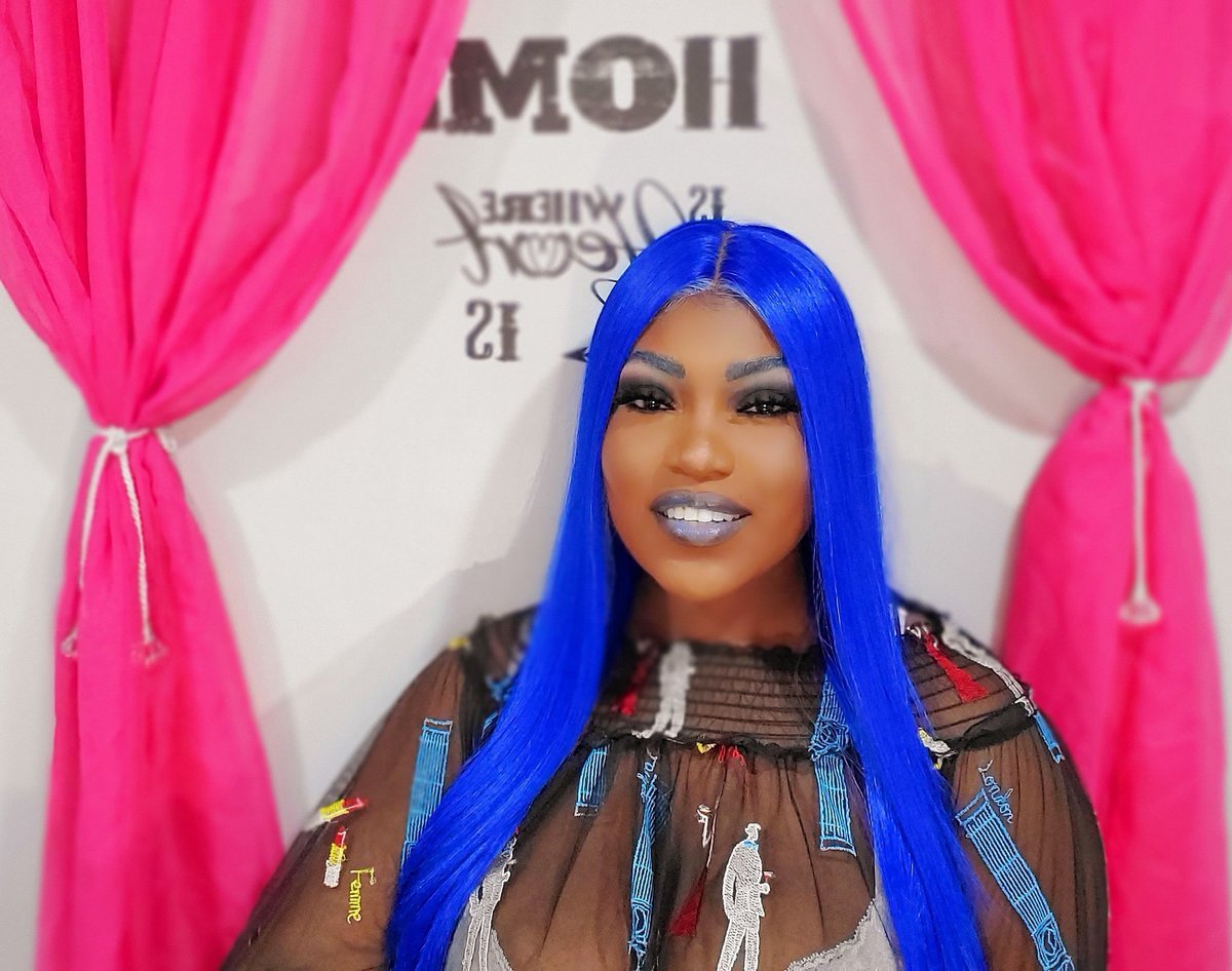 MochaRemedy's tweet photo. #toronto #brampton #beautygram #influencer #model #viral #makethisgoviral #youtube #newhair #blue #bluehair #bluewig #bluelacefrontwig #freetress #jamaica #kingston #syntheticwig #blueeyebrows #bluelip #smokeyeye #hairreview #manifestation #lashes #clorebeautysupply #watercolor https://t.co/j09u4nMVyG