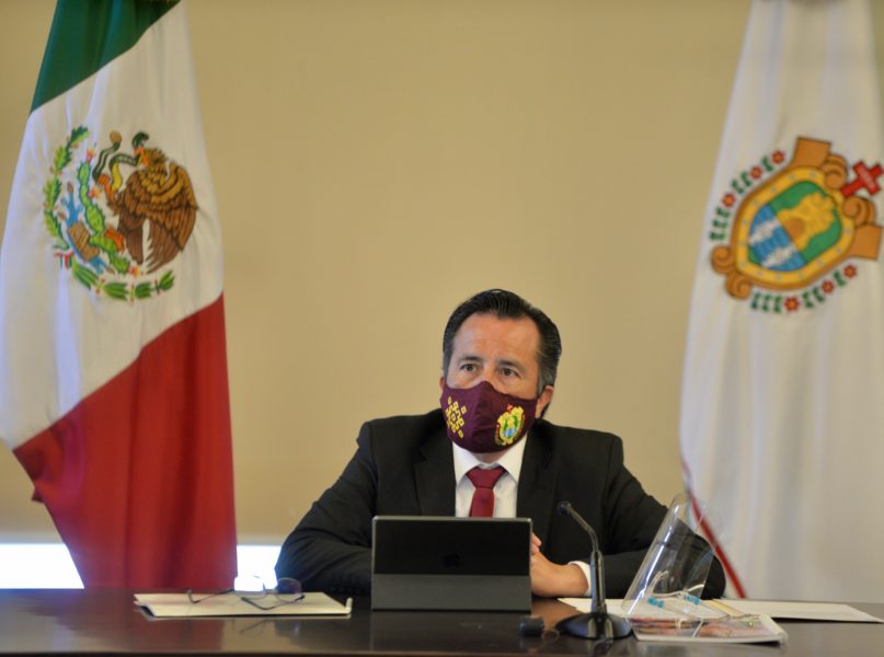 PoliticMaya's tweet photo. EJECUTIVO / Más de 187 mil veracruzanos de localidades vulnerables beneficiados este año con Proveer | https://t.co/qTQdCGuBxj https://t.co/jlw8wZcN1X