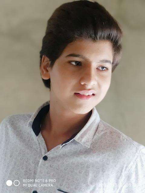 sfiru_ashok's tweet photo. मेरे प्यारे छोटे भाई #युवराज_सिंह_कस्वा को जन्मदिन की बहुत-बहुत शुभकामनाएं मैं आपके उज्जवल भविष्य की कामना करता हूं आपका जीवन खुशियों में उल्लास भरा हुआ हो https://t.co/oRHhU6fO7V