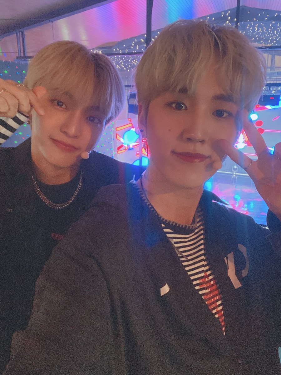 7OC_official's tweet photo. [#이솔]

로즈들 오늘 다들 모할 예정?????
난 뒹굴뒹굴🛌

#세븐어클락 #영훈 #앤솔 https://t.co/lmWDNPFnTG