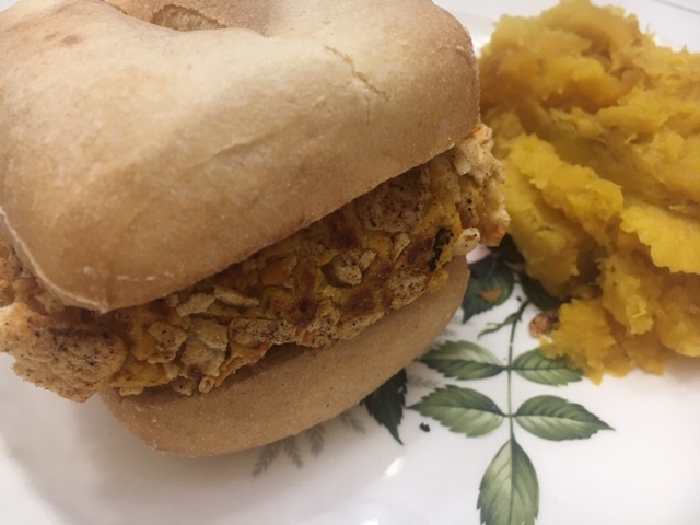 Rene_MacVay's tweet photo. I added @kibofoods Pico De Gallo Chickpea Chips to my #glutenfree #vegan Millet Vegetable Burgers (recipe on blog). I loved the flavor and texture they added to the recipe! #plantbased #plantbasedprotein #healthysnacks #sparkchange #newhopenetworkinfluencer https://t.co/xteuUK0dy5