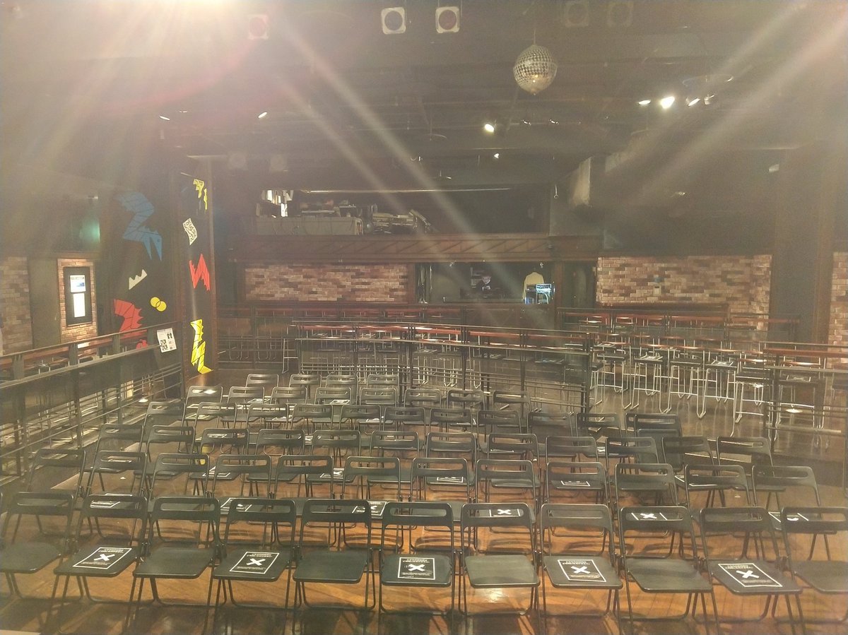 本日は

SKIRMISH LAST LIVE journey
名古屋クアトロ公演です！✨

■会場ルールに伴い、
座席が設置されております。
自席の前でのみスタンディング可能です。

■特典会はステージ上で行います。
ライブ終了後に整列のご案内をさせて頂きますので、アナウンスがあるまでお待ちください。