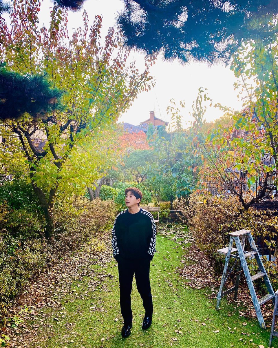JLCY161's tweet photo. “📷 “ an Instagram update from Chiyeul oppa 💕💕
So good looking 🍁
#Hwangchiyeul
#Ten2Entertainment

https://t.co/YeyUZY6utJ https://t.co/RYHIpKZEqJ