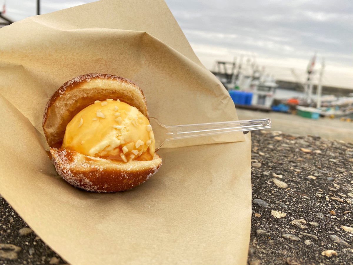 Shima 志麻 人気のマラサダ串 1口サイズ食べやすく口元も汚れにくいですよ プレーンマラサダ 150に アイス 150でサンドも出来ます キャラメル チョコソースは無料です 淡路島 淡路島カフェ 明石海峡大橋 岩屋漁港 テイクアウトカフェ Shima 志麻 人気のマラサダ串 1口サイズ食べやすく口元も汚れにくいですよ プレーンマラサダ 150に アイス 150でサンドも出来ます キャラメル チョコソースは無料です 淡路島 淡路島カフェ 明石海峡大橋 岩屋漁港 テイクアウトカフェ