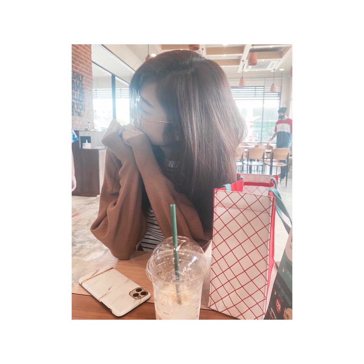 CRML_FR's tweet photo. 🙆🏻‍♀️ : 💭🍔🍟
📸 : 🙋🏽‍♂️
#นั่งรออาหารเช้า #dayoff #sunday #breakfast #breakfasttime #onadate #burgerking #takephotobymybf https://t.co/ZOT7oWS6sR