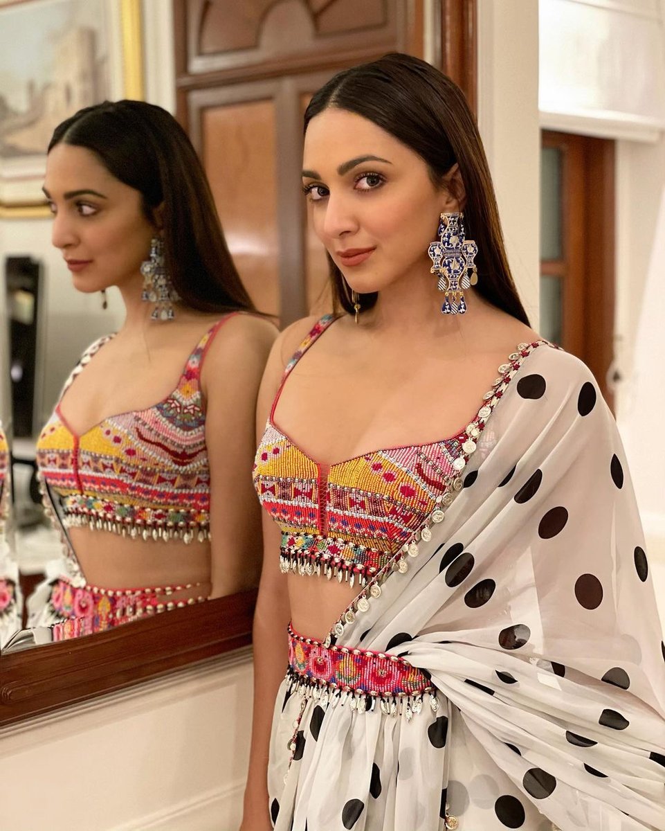 filmfare's tweet image. #KiaraAdvani was a sight to be behold for the premiere of #Laxmii last night.