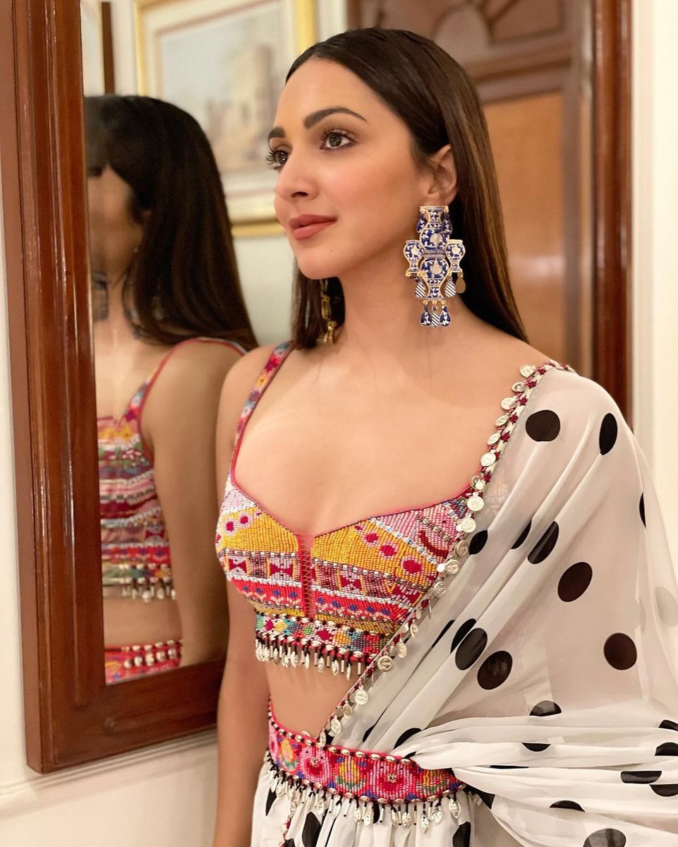 filmfare's tweet image. #KiaraAdvani was a sight to be behold for the premiere of #Laxmii last night.