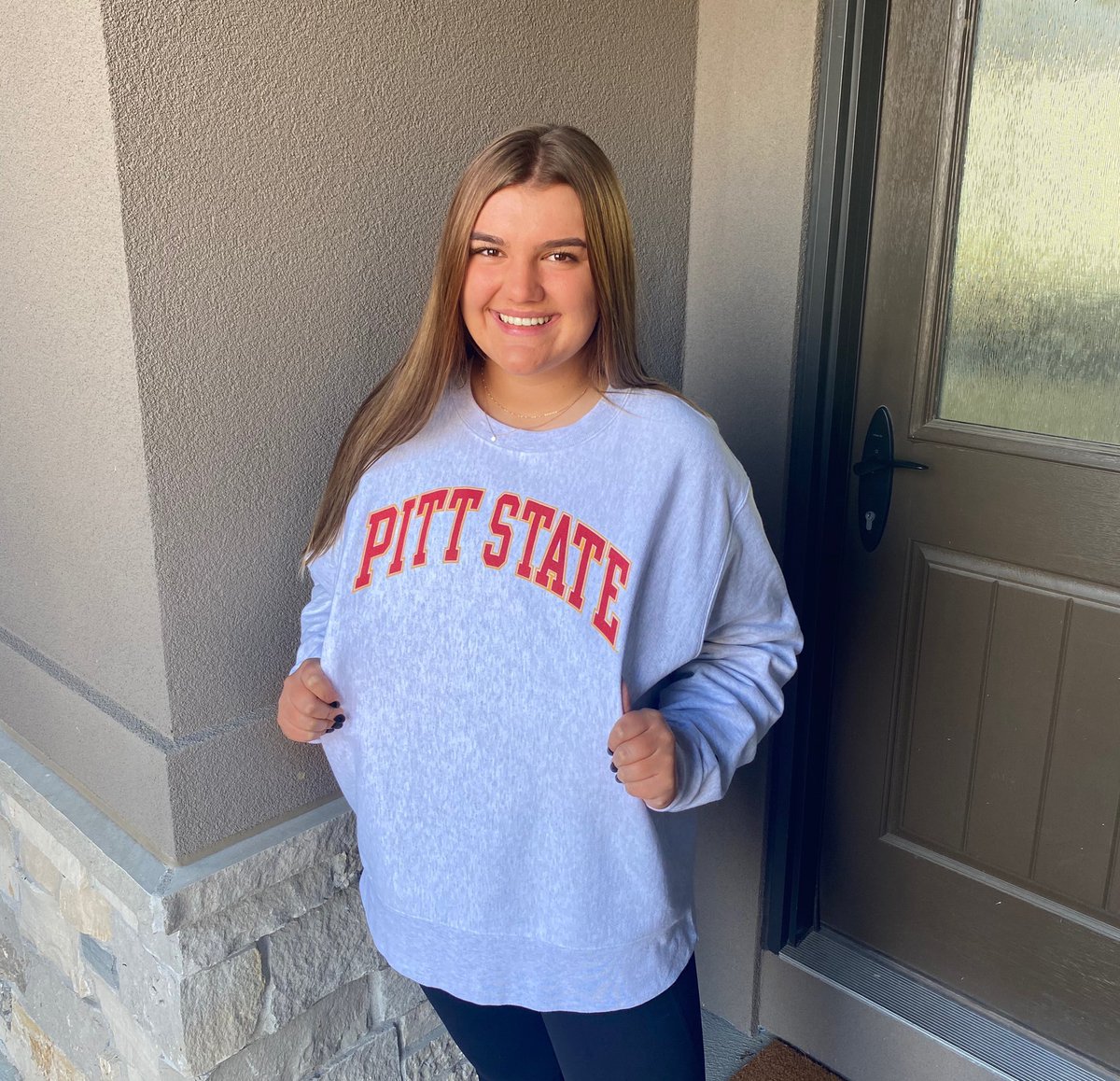 NeGirlsFPForum's tweet photo. 🚨 COMMITMENT ALERT 🚨 CONGRATULATIONS to @QuakesRussell 2021 C/3B/P, @sophiahoffmann_ (@SkuttSoftball), who has committed to continue her softball and academic career for @CoachBalazs and @GorillasSFB Way to go, Sophi!!!
#Committed
@NEQuakesSB
@QuakesRecruit https://t.co/nvppteN2im