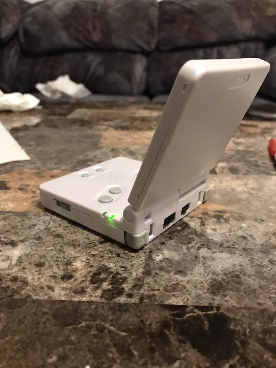 CweamTee's tweet photo. I FINALLY FINISHED MY FIRST EVER MOD! Always wanted to do this ever since i found out about modding consoles in middle school https://t.co/SVt6RndeFv